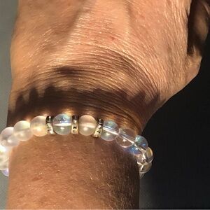 Iridescent Mermaid Bead Bracelet